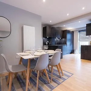 https://luxurious-apartments-hackney-near-train-station.brighton-hotels-england.com